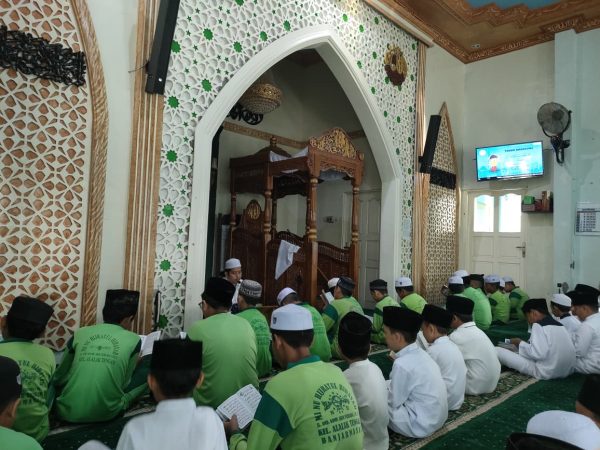 Program Jumat Taqwa: Mengkaji Kitab Aqidatul Awam